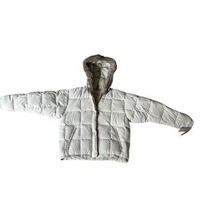 NWT Woolrich ™️ Cream Puffer Down Jacket Coat with Fur Trim Hood - Womens Medium